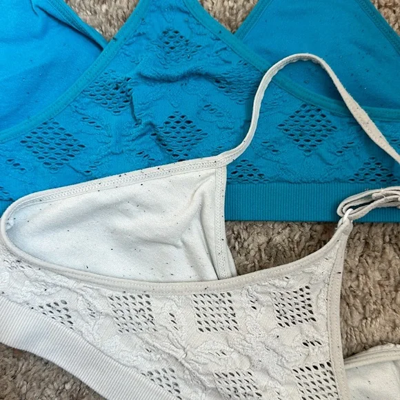 GIRLS training sport bra size Large ? Set of 2 white and blue - Picture 3 of 7